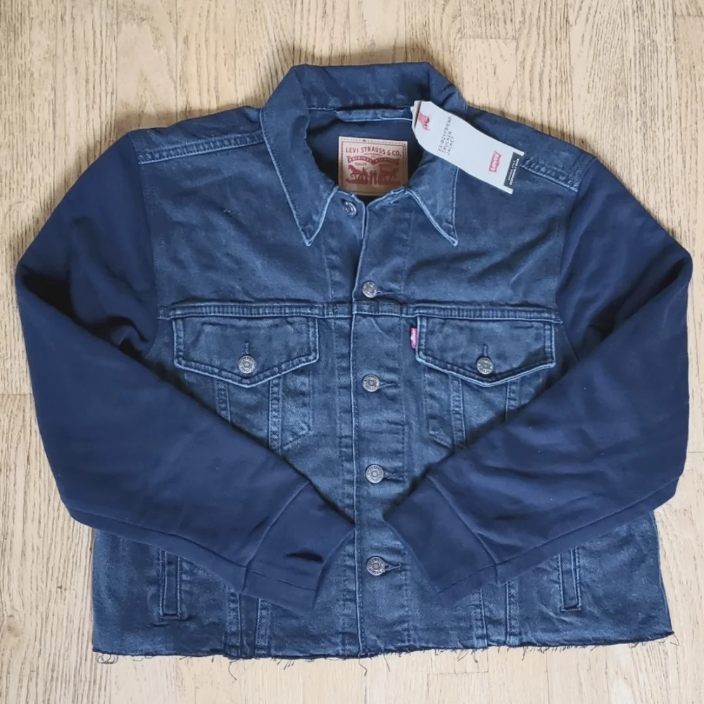 Levi's Ex-boyfriend Trucker Jacket - Picture 2 of 6